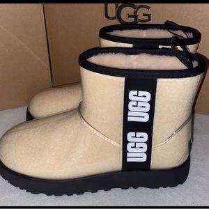 UGG CLASSIC CLEAR MINI Size 10